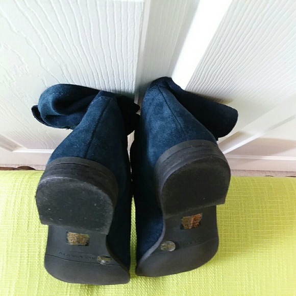 Vince Comuto blue suede ankle boots low heel - Picture 4 of 7